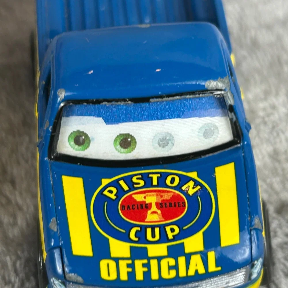 Disney Pixar Cars Piston Cup Official Truck and Sedan Diecast Lot Blue Yellow